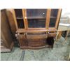 Image 2 : ANTIQUE VINTAGE CHINA CABINET HUTCH