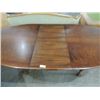 Image 2 : WALNUT DINING TABLE SCALLOPED QUEEN ANN