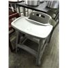 Image 1 : Rubbermaid Highchair