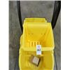 Image 2 : Rubbermaid Mop Bucket w/Dolley
