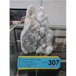 Quartz crystal formation