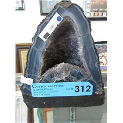 2.6 Kg Brazilian agate crystal formation