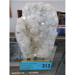 Quartz crystal formation