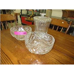 Lidded crystal jar & 2 crystal bowls