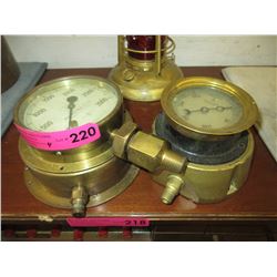 4 Brass pressure gauges