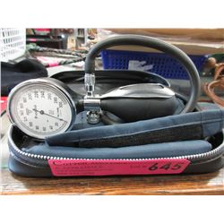 Blood pressure cuff