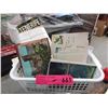 Image 1 : 400 Post cards & post card books