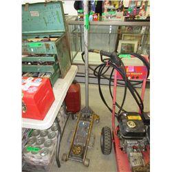 2.5 Ton hydraulic floor jack - used