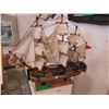 Image 1 : Wood ship model "HMS Endeavour