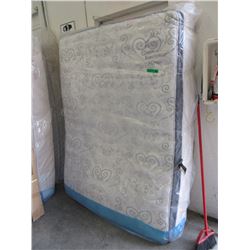 New - Queen size Simmons Beauty Rest Mattress