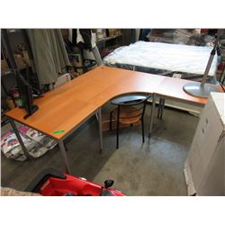 Corner desk with slide out tray - used
