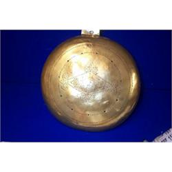 A STEEL AND BRASS BED WARMER, EARLY 18th CENTURY. e150/200...