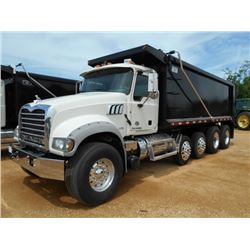 2013 MACK GU713 QUAD AXLE DUMP, VIN/SN:1M1AX07Y7DM016948 - 455 HP MACK MP8-455M EINGINE, ALLISON A/T