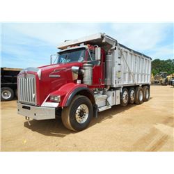 2006 KENWORTH T800 QUAD AXLE DUMP, VIN/SN:1NKDLU0XX6J145772 - 430 HP CAT C-13 ENG, 8LL TRANS, 46K RE