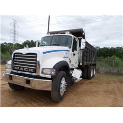 2009 MACK GU713 T/A DUMP, VIN/SN:1M2AX09Y19M006688 - 425 HP MACK MP8 ENGINE, AUTO SHIFT TRANS, 38K R