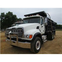 2007 MACK CV713 T/A DUMP, VIN/SN:1M2AG11C67M061270 - 427 HP MACK ENGINE, T310M 10SPD MACK TRANS, 44K