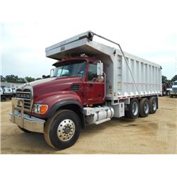 2007 MACK CV713 TRI-AXLE DUMP, VIN/SN:1M2AG11C47M055080 - MACK DIESEL ENG, 8LL TRANS 52,880# REARS, 