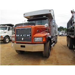 2002 MACK CL713 TRI-AXLE DUMP, VIN/SN:1M2AD62CX2M012120 - 427 HP MACK E427 DIESEL ENGINE, 8LL TRANS,