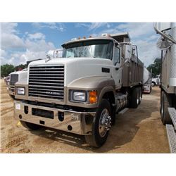 2008 MACK CHU613 TRI-AXLE DUMP, VIN/SN:1M2AN07Y38N001204 - MACK MP8 ENG, 13 SPD TRANS, 38K REARS, 13