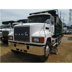 1996 MACK CH613 TRI-AXLE DUMP, VIN/SN:1M2AA18Y2TW053779 - MACK E7-427 ENGINE, 8LL TRANS, 15' OX BODY