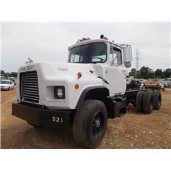 1997 MACK DM690S T/A CAB & CHASSIS, VIN/SN:1M23209C0VM020521 - 300 HP MACK DIESEL ENGINE, 6 SPD TRAN