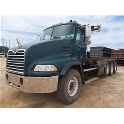 2005 MACK CX612 TRI-AXLE ROLL OFF TRUCK, VIN/SN:1M1AE01X15N002075 - 310 HP MACK AG 310 ENG, 10 SPD T