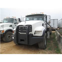 2006 MACK CV713 T/A WINCH TRUCK, VIN/SN:1M2AG11C46M043543 - 370 HP MACK AMI ENGINE, T310M MACK 10 SP