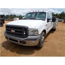 2005 FORD F350 CREW CAB SERVICE TRUCK, VIN/SN:1FDWW36P25EA58079 - POWERSTROKE V8 DIESEL ENGINE, A/T,