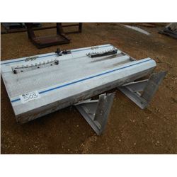 EAST ALUMINUM HEADACHE RACK