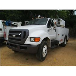 2009 FORD F750 SERVICE TRUCK VIN/SN:3FRWF75N79V094505 - S/A , CAT C7 DIESEL ENGINE, 6 SPD TRANS, REA