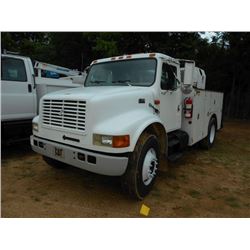 2001 INTERNATIONAL 4900 S/A SERVICE TRUCK, VIN/SN:1HTSCAAL61H361009 - IHC DT 466E DIESEL ENGINE, 6 S