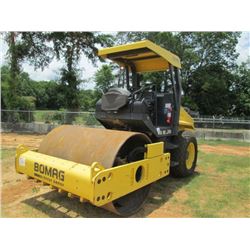 BOMAG BW 177GH-40 VIBRATORY ROLLER, VIN/SN:271007 - 66" DRUM, CANOPY, METER READING 2,465 HOURS
