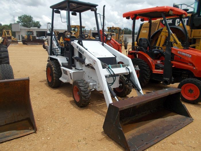 BOBCAT B100 LOADER BACKHOE, VIN/SN570111103 GP BUCKET, AUX HYDS, 12" HOE BUCKET, QUICK COUPLER, M