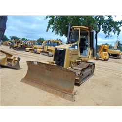 2004 CAT D3G XL CRAWLER TRACTOR, VIN/SN:JMH00972 - 6 WAY BLADE, ECAB W/ AIR, METER READING 7,159 HOU