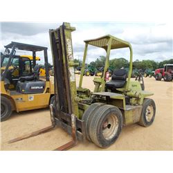 CLARK IT40 FORKLIFT, VIN/SN:IT406148712 - GAS ENGINE, 2 STAGE MAST