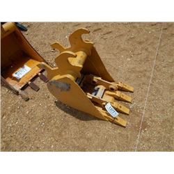 JOHN DEERE 16" BUCKET W/JD 27 ETS ATTACHMENT