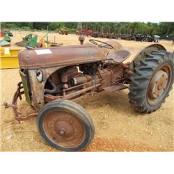 FORD FARM TRACTOR, - 3 PTH, PTO (DOES NOT RUN)