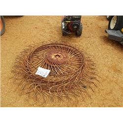 1 LOT WIRE WHEEL FOR HAY FLUFFER