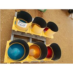 1 LOT (2) TRAFFIC LIGHT