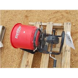 EARTHWAY EVEN SPREADER