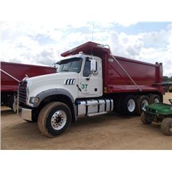 2016 MACK GU713 TRI-AXLE DUMP, VIN/SN:1M2AX07CXGM060348 - 445HP MACK MP8 ENGINE, MACK T310M 10 SPD T