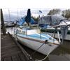 Image 2 : 1976 CATALINA 27 FIBREGLASS SAILBOAT MODEL C-27 S/N 2110