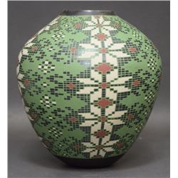 MATA ORTIZ POTTERY VASE (GUTIERREZ)