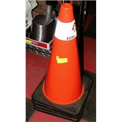 SET OF 4 HEAVY DUTY PYLON CONES