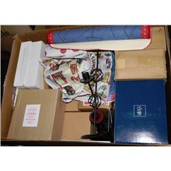 ESTATE LOT OF MISCELLANEOUS INCL. MIKASA DECORATIVE GLASS AND MORE