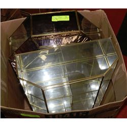 LOT OF GLASS DISPLAY CABINETS