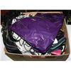Image 1 : BOX OF PURSES