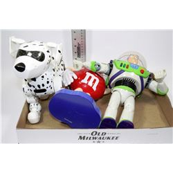 FLAT OF ROBOT DOG,BUZZ LIGHT YEAR & M&M DISPENSER