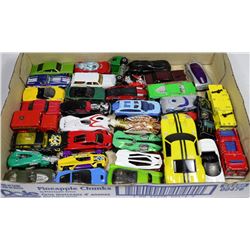 FLAT OF 35 HOTWHEELS CARS INCL. 4 FROM 1970