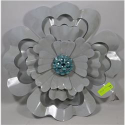 METAL WALL HANGING METAL FLOWER 19"W